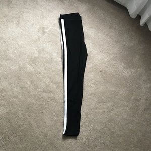 Forever 21 Black & White Leggings Size M